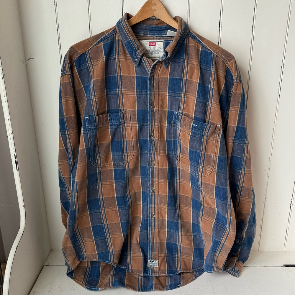 Levi's Brown & Blue Plaid Button Down